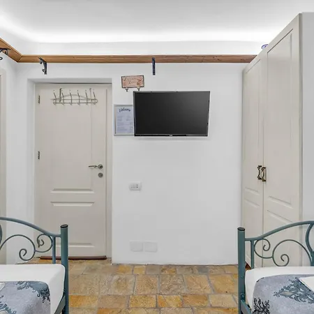 The Well House - Unesco Μπεράτ