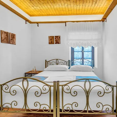 The Well House - Unesco 3* Μπεράτ