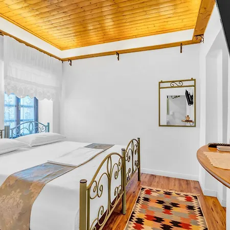 The Well House - Unesco Bed & Breakfast Berat