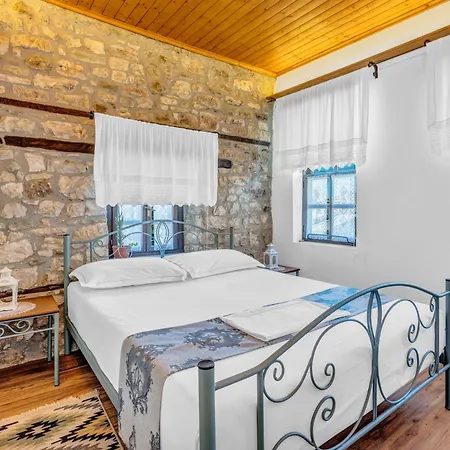 The Well House - Unesco Berat